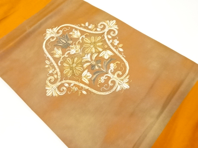 金銀駒刺繍花唐草模様名古屋帯